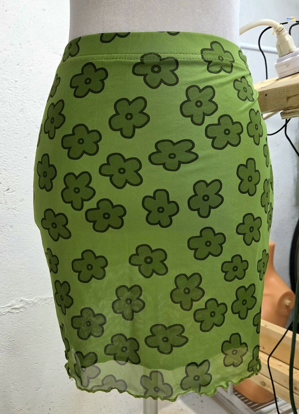 Lime Floral Mesh Lettuce-Hem Mini Skirt Size S